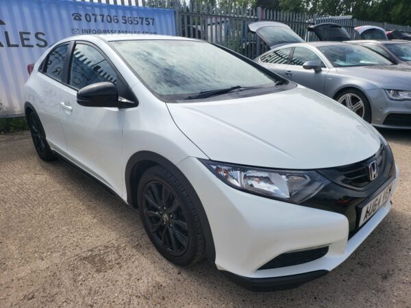 HONDA CIVIC 1.6 i-DTEC Black Edition 5dr 2014 (64) - Image 29