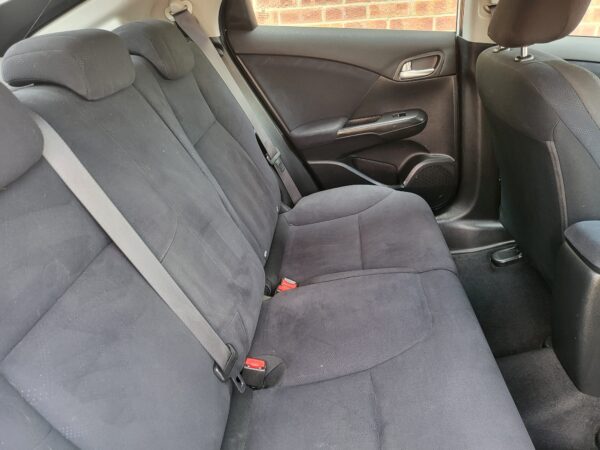 HONDA CIVIC 1.6 i-DTEC Black Edition 5dr 2014 (64) - Image 17