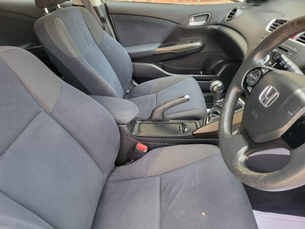 HONDA CIVIC 1.6 i-DTEC Black Edition 5dr 2014 (64) - Image 13