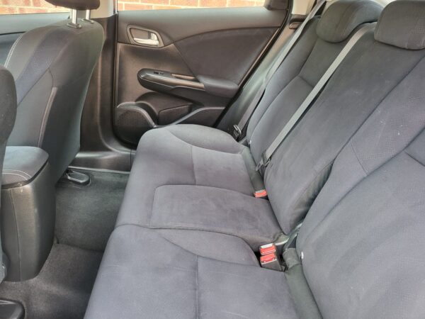 HONDA CIVIC 1.6 i-DTEC Black Edition 5dr 2014 (64) - Image 19