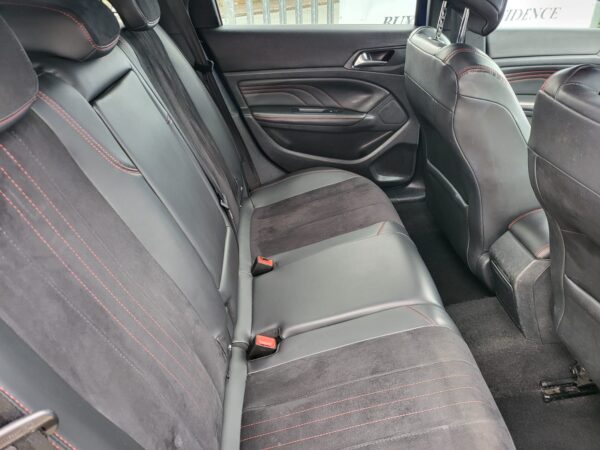 PEUGEOT 308 1.6 BlueHDi 120 GT Line 5dr 2015 (65) - Image 17