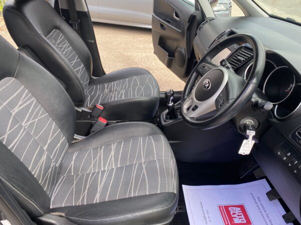 KIA VENGA 1.6 CRDi ISG 3 5dr 2018 (18) - Image 17