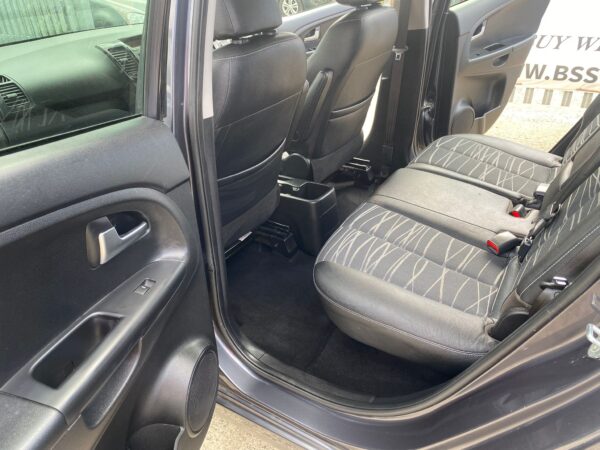 KIA VENGA 1.6 CRDi ISG 3 5dr 2018 (18) - Image 21