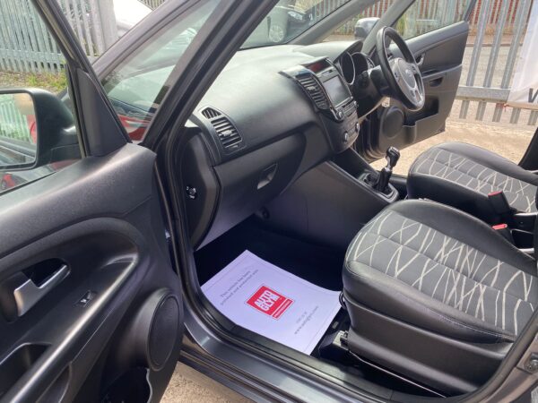 KIA VENGA 1.6 CRDi ISG 3 5dr 2018 (18) - Image 24