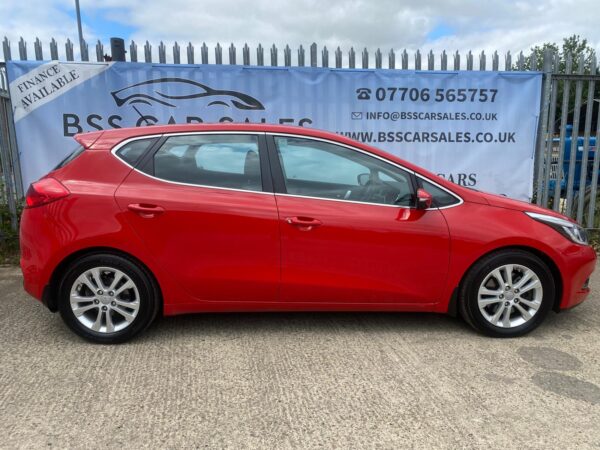 KIA CEED 1.6 CRDi 2 EcoDynamics 5dr 2015 (65) - Image 4