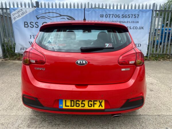 KIA CEED 1.6 CRDi 2 EcoDynamics 5dr 2015 (65) - Image 9