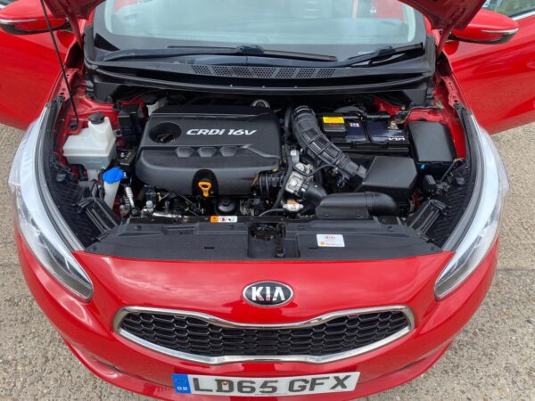 KIA CEED 1.6 CRDi 2 EcoDynamics 5dr 2015 (65) - Image 10