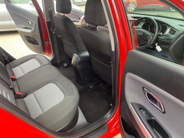 KIA CEED 1.6 CRDi 2 EcoDynamics 5dr 2015 (65) - Image 18
