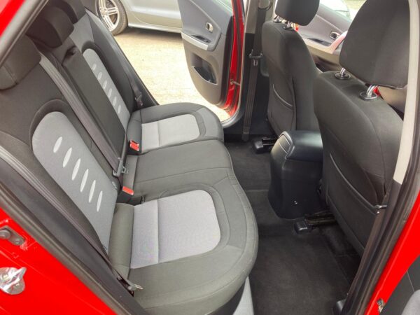 KIA CEED 1.6 CRDi 2 EcoDynamics 5dr 2015 (65) - Image 17