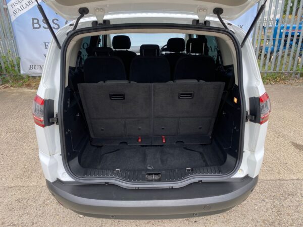 FORD S-MAX 2.0 TDCi 140 Titanium 7 SEATER 5dr 2014 (14) - Image 11