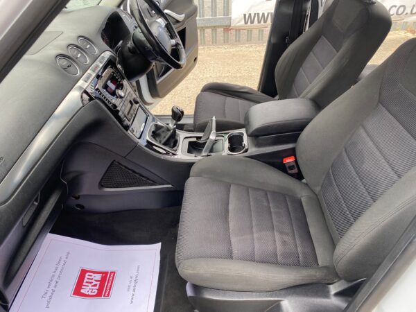 FORD S-MAX 2.0 TDCi 140 Titanium 7 SEATER 5dr 2014 (14) - Image 14