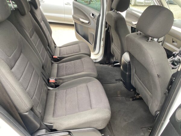 FORD S-MAX 2.0 TDCi 140 Titanium 7 SEATER 5dr 2014 (14) - Image 17