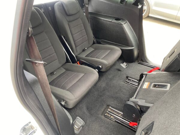 FORD S-MAX 2.0 TDCi 140 Titanium 7 SEATER 5dr 2014 (14) - Image 22