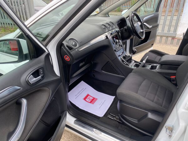 FORD S-MAX 2.0 TDCi 140 Titanium 7 SEATER 5dr 2014 (14) - Image 15