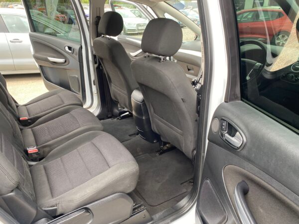 FORD S-MAX 2.0 TDCi 140 Titanium 7 SEATER 5dr 2014 (14) - Image 18