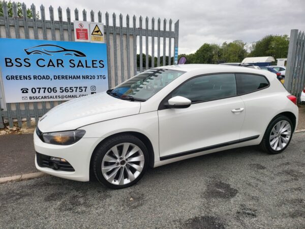 VOLKSWAGEN SCIROCCO 2.0 TDi BlueMotion Tech GT 3dr [Nav/Leather] 2012 (62) - Image 28