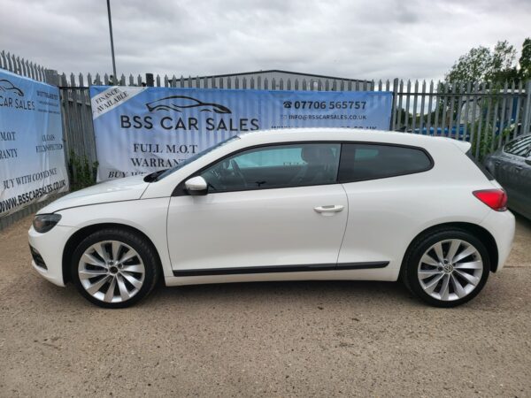 VOLKSWAGEN SCIROCCO 2.0 TDi BlueMotion Tech GT 3dr [Nav/Leather] 2012 (62) - Image 5