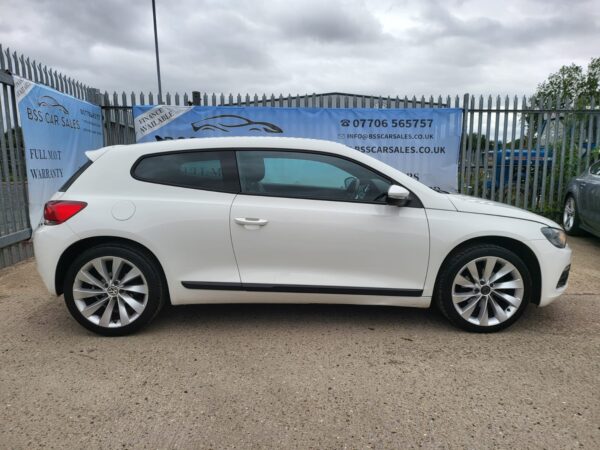 VOLKSWAGEN SCIROCCO 2.0 TDi BlueMotion Tech GT 3dr [Nav/Leather] 2012 (62) - Image 21
