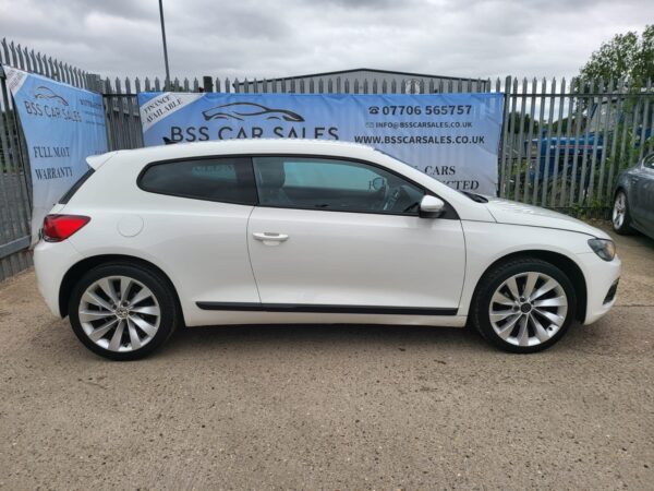 VOLKSWAGEN SCIROCCO 2.0 TDi BlueMotion Tech GT 3dr [Nav/Leather] 2012 (62) - Image 4