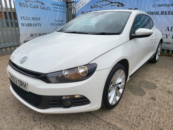 VOLKSWAGEN SCIROCCO 2.0 TDi BlueMotion Tech GT 3dr [Nav/Leather] 2012 (62) - Image 3