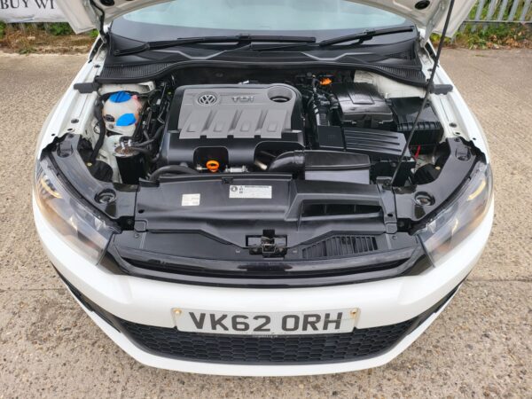 VOLKSWAGEN SCIROCCO 2.0 TDi BlueMotion Tech GT 3dr [Nav/Leather] 2012 (62) - Image 10