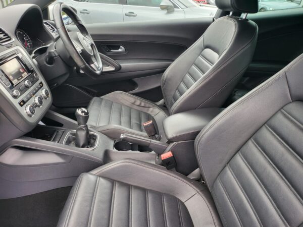 VOLKSWAGEN SCIROCCO 2.0 TDi BlueMotion Tech GT 3dr [Nav/Leather] 2012 (62) - Image 15