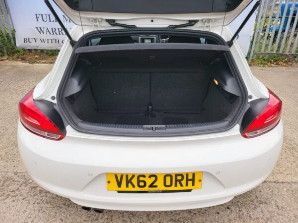 VOLKSWAGEN SCIROCCO 2.0 TDi BlueMotion Tech GT 3dr [Nav/Leather] 2012 (62) - Image 11
