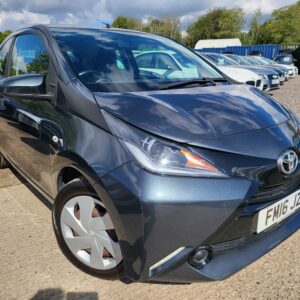 TOYOTA AYGO 1.0 VVT-i X-Play 3dr 2016 (16)